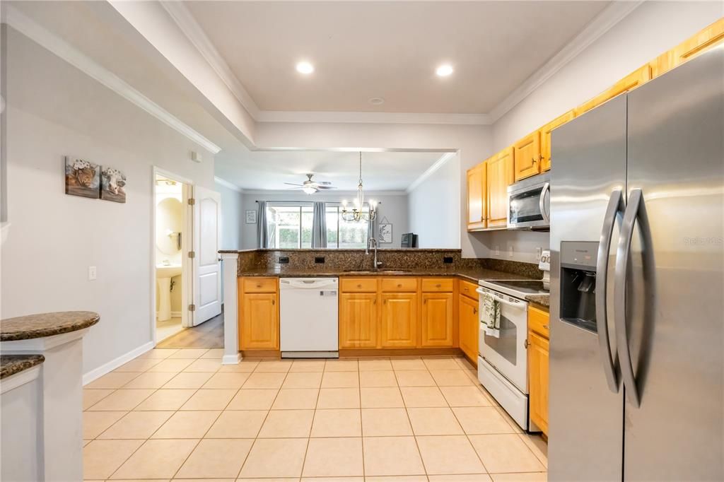 На продажу: $289,900 (3 спален, 2 ванн, 1596 Квадратных фут)