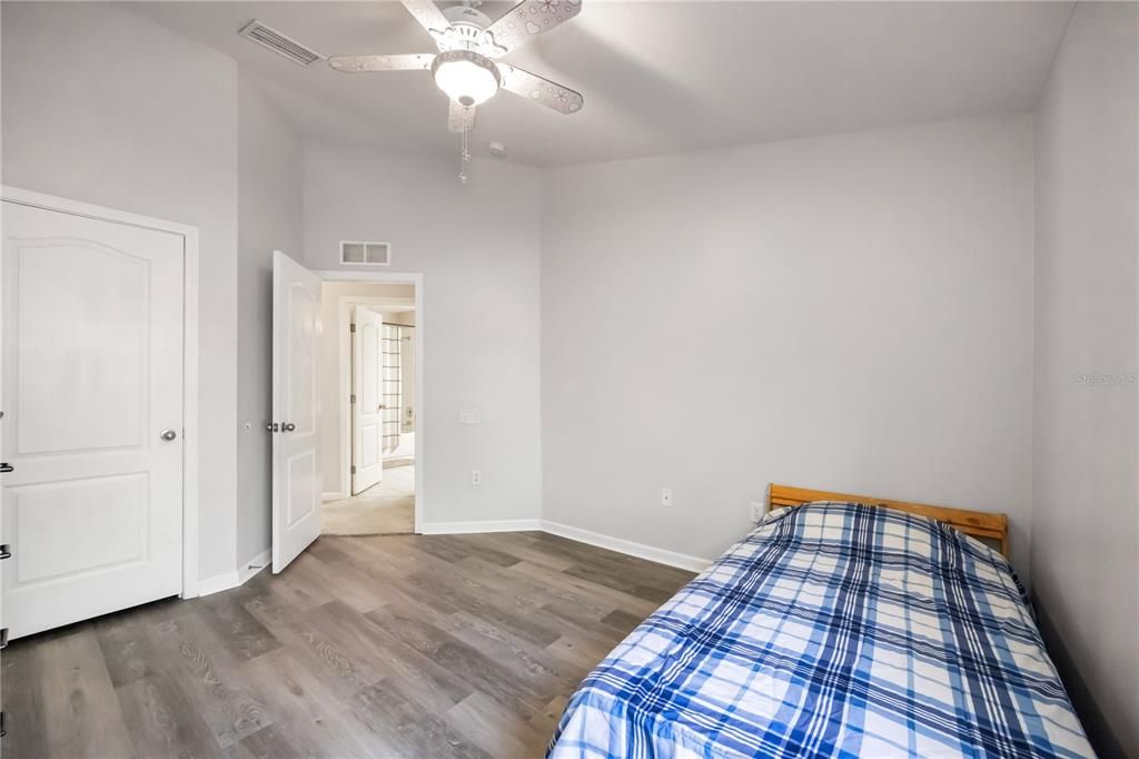 На продажу: $289,900 (3 спален, 2 ванн, 1596 Квадратных фут)