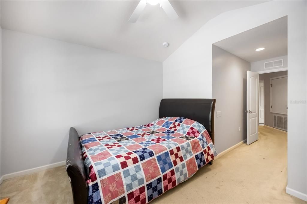 На продажу: $289,900 (3 спален, 2 ванн, 1596 Квадратных фут)