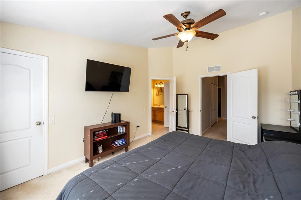 На продажу: $289,900 (3 спален, 2 ванн, 1596 Квадратных фут)