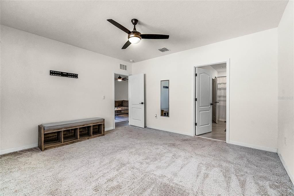 For Sale: $385,500 (3 beds, 2 baths, 1608 Square Feet)