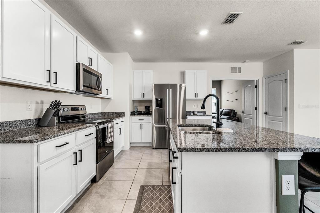 For Sale: $385,500 (3 beds, 2 baths, 1608 Square Feet)