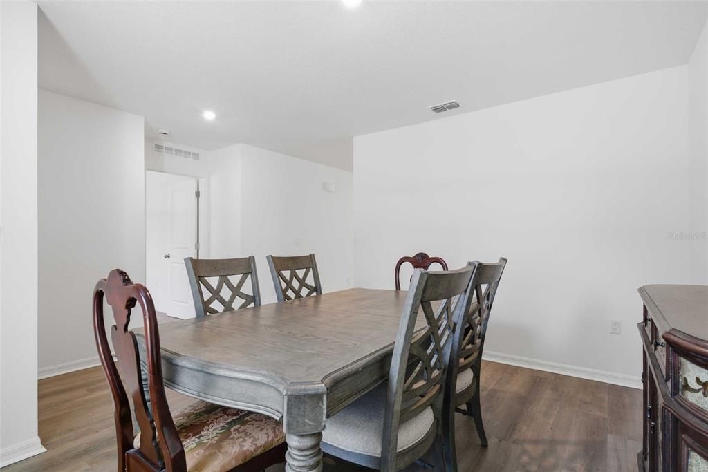 For Sale: $374,900 (4 beds, 2 baths, 2059 Square Feet)