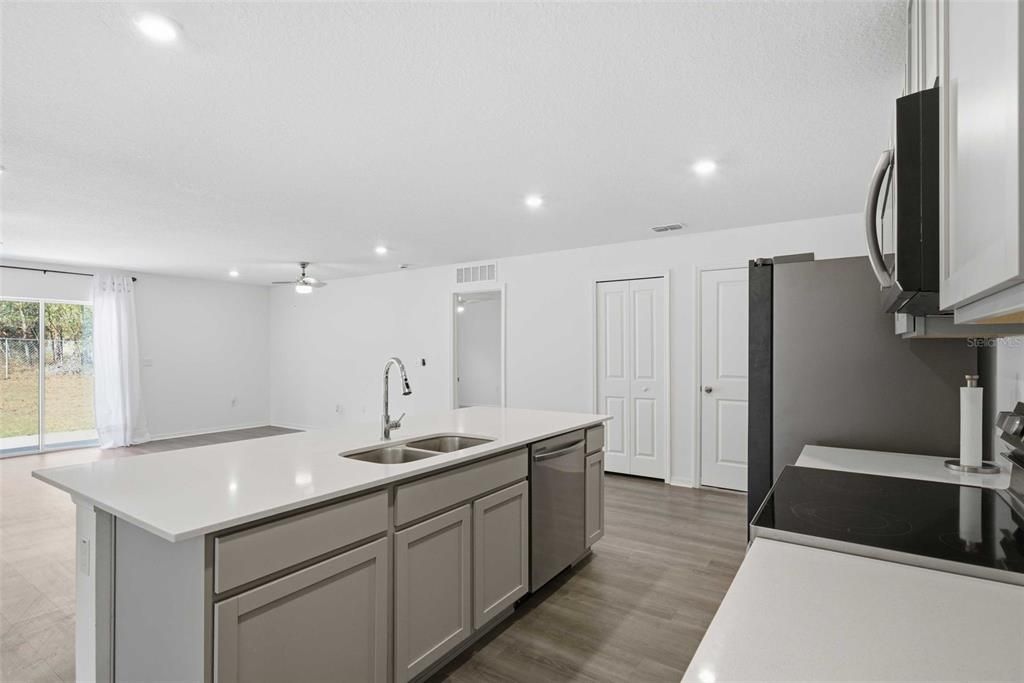 For Sale: $374,900 (4 beds, 2 baths, 2059 Square Feet)