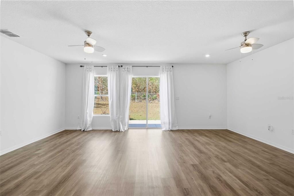 For Sale: $374,900 (4 beds, 2 baths, 2059 Square Feet)