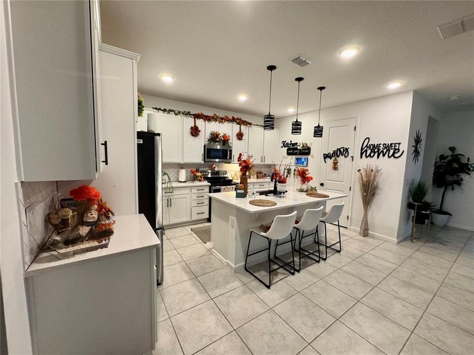 En Renta: $2,800 (4 camas, 3 baños, 2132 Pies cuadrados)