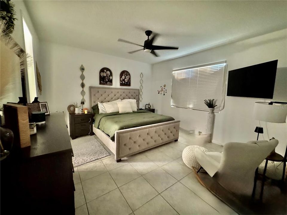 En Renta: $2,800 (4 camas, 3 baños, 2132 Pies cuadrados)