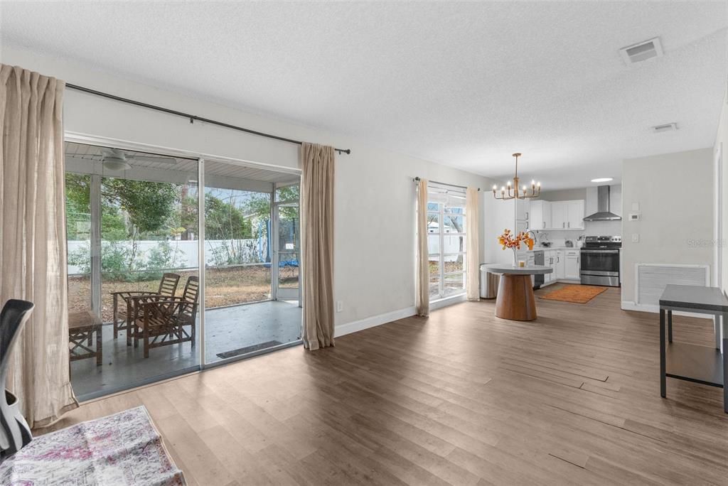 En Venta: $274,900 (3 camas, 2 baños, 1390 Pies cuadrados)