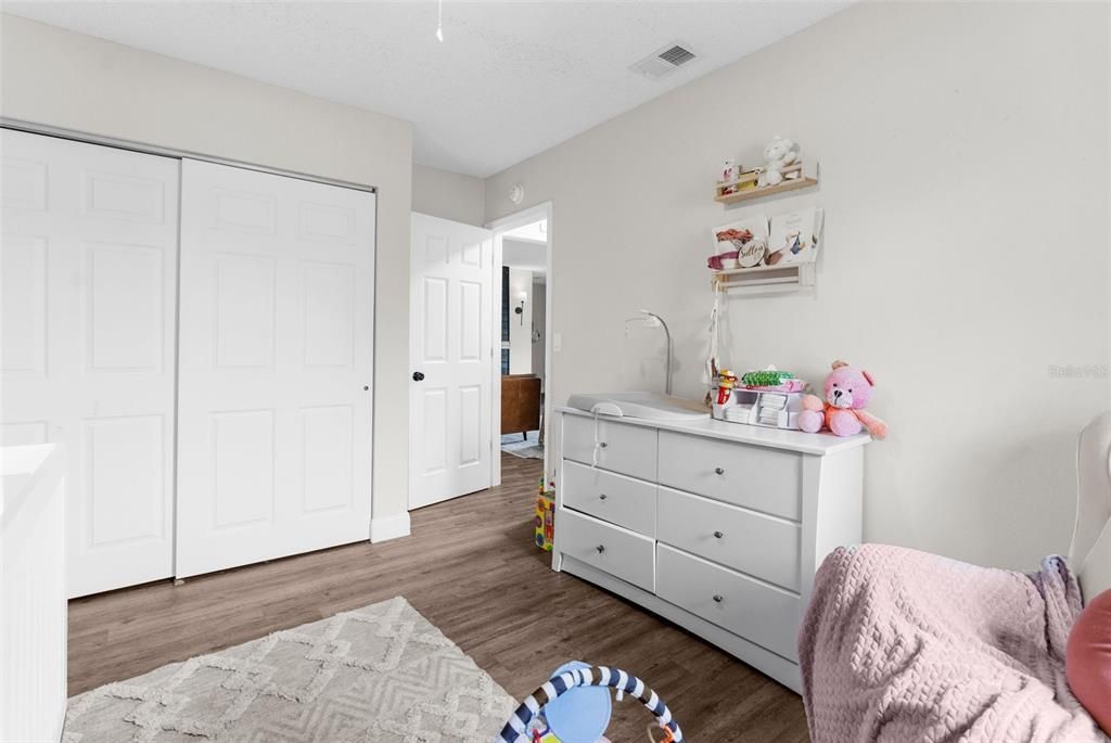 En Venta: $274,900 (3 camas, 2 baños, 1390 Pies cuadrados)