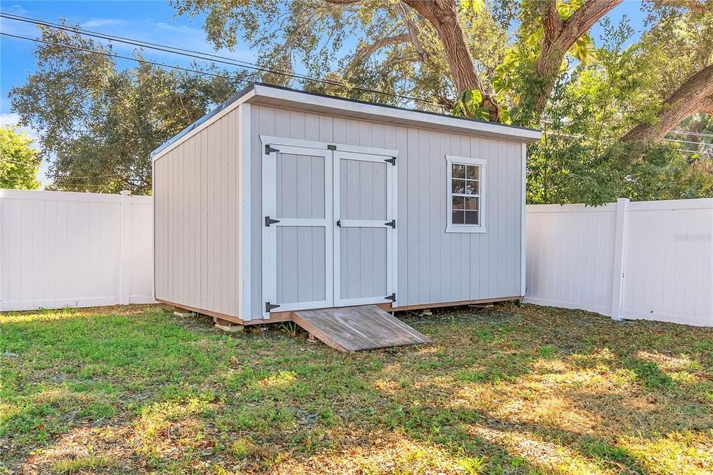 合同活跃: $398,000 (2 贝兹, 1 浴室, 1033 平方英尺)