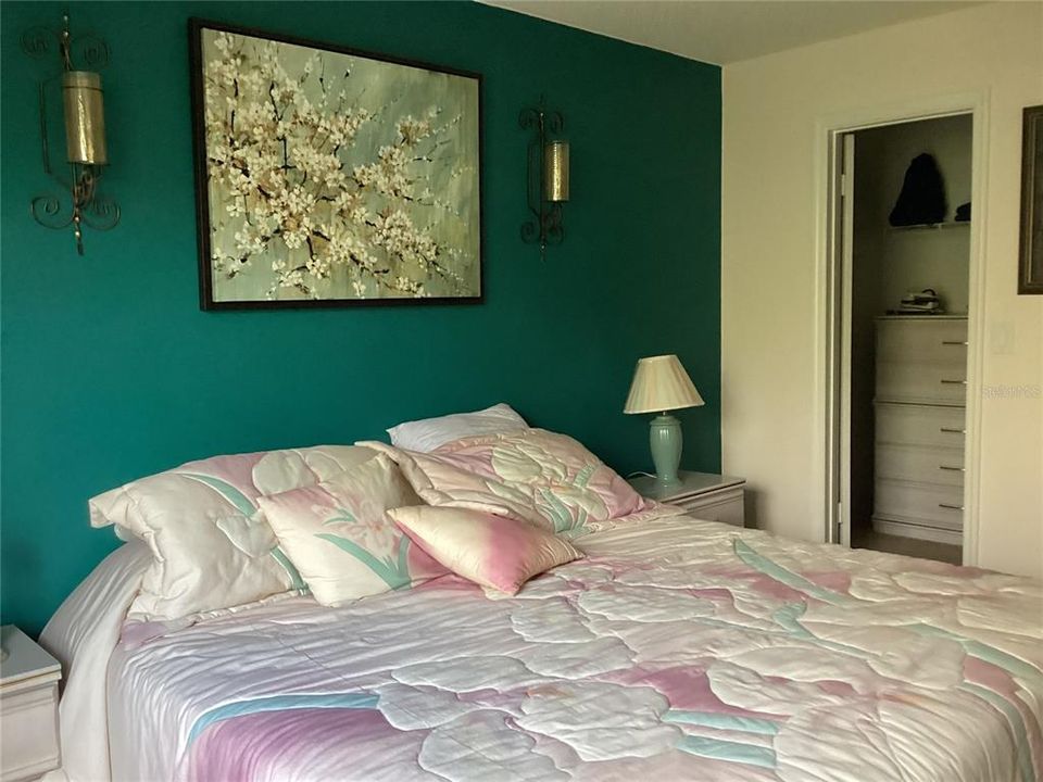 出租: $2,000 (2 贝兹, 2 浴室, 1013 平方英尺)