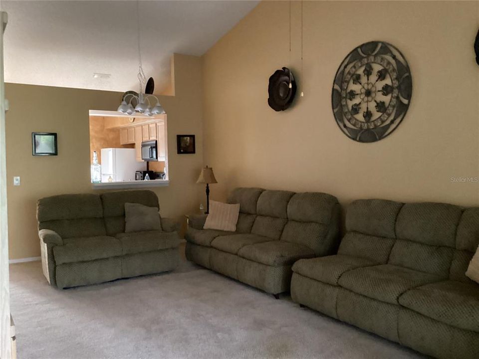 出租: $2,000 (2 贝兹, 2 浴室, 1013 平方英尺)