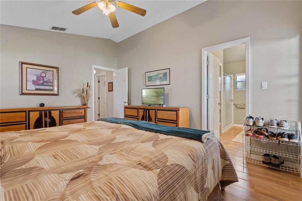 待售: $259,000 (2 贝兹, 2 浴室, 1097 平方英尺)