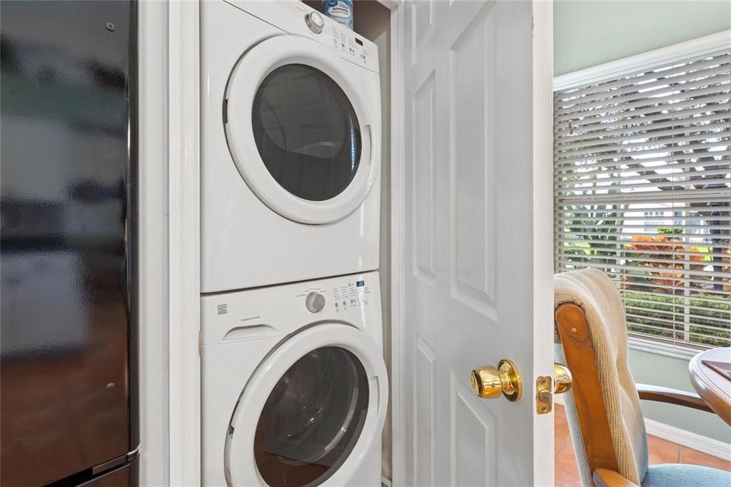 待售: $259,000 (2 贝兹, 2 浴室, 1097 平方英尺)