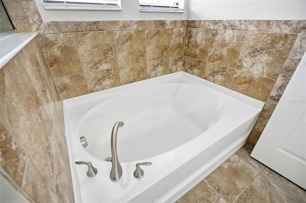 待售: $469,990 (3 贝兹, 2 浴室, 2117 平方英尺)