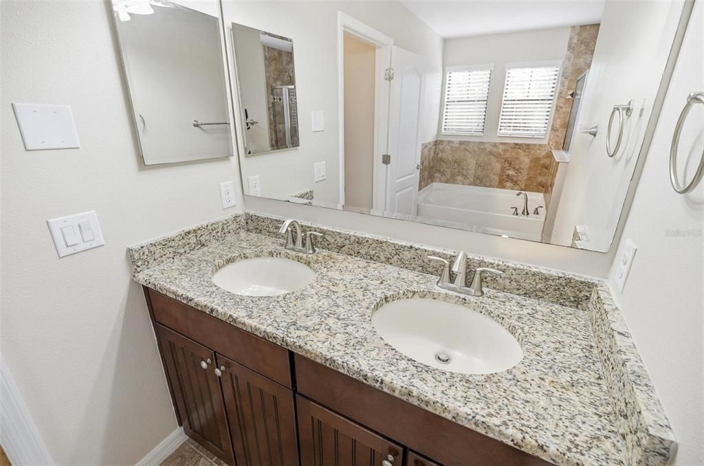 待售: $469,990 (3 贝兹, 2 浴室, 2117 平方英尺)