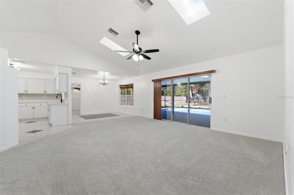 For Sale: $345,000 (4 beds, 2 baths, 1653 Square Feet)