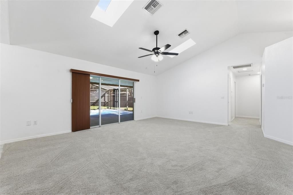 For Sale: $345,000 (4 beds, 2 baths, 1653 Square Feet)