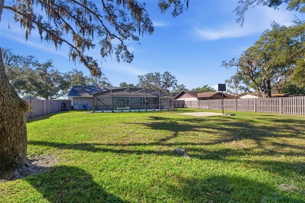 For Sale: $345,000 (4 beds, 2 baths, 1653 Square Feet)