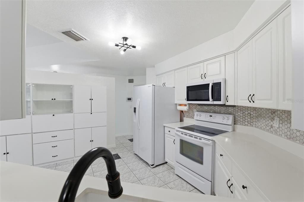 For Sale: $345,000 (4 beds, 2 baths, 1653 Square Feet)