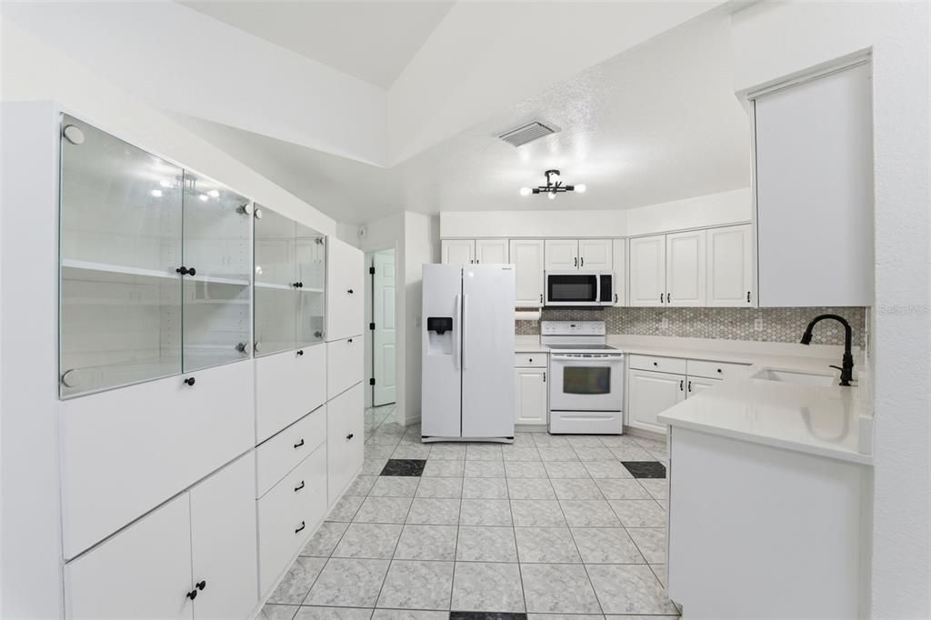 For Sale: $345,000 (4 beds, 2 baths, 1653 Square Feet)
