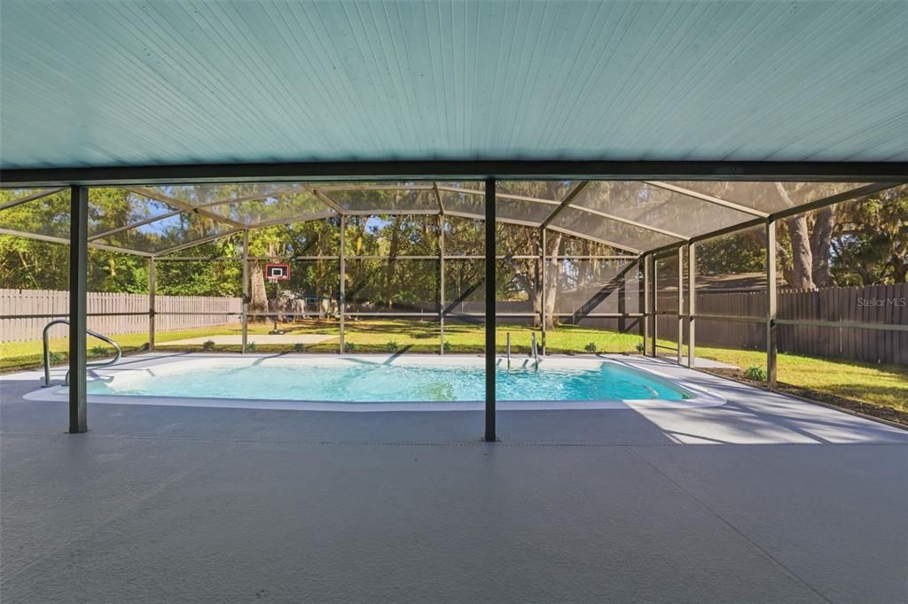 For Sale: $345,000 (4 beds, 2 baths, 1653 Square Feet)