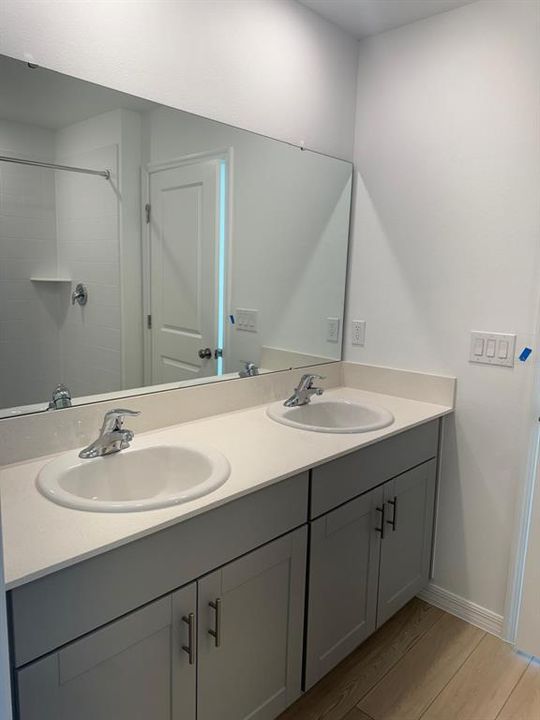 For Rent: $2,600 (4 beds, 2 baths, 2039 Square Feet)