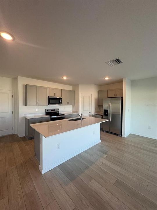 For Rent: $2,600 (4 beds, 2 baths, 2039 Square Feet)