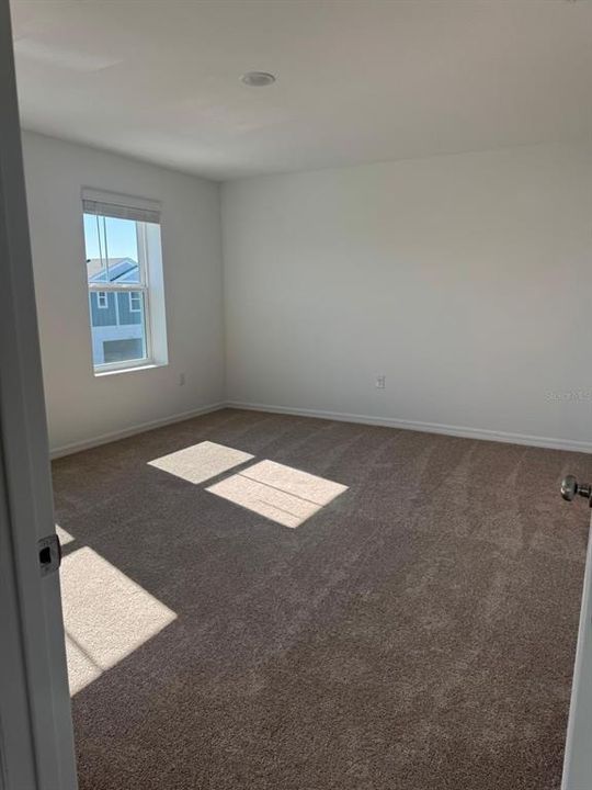 For Rent: $2,600 (4 beds, 2 baths, 2039 Square Feet)