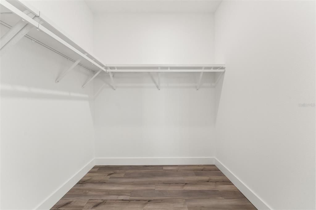 En Venta: $438,000 (4 camas, 2 baños, 2125 Pies cuadrados)