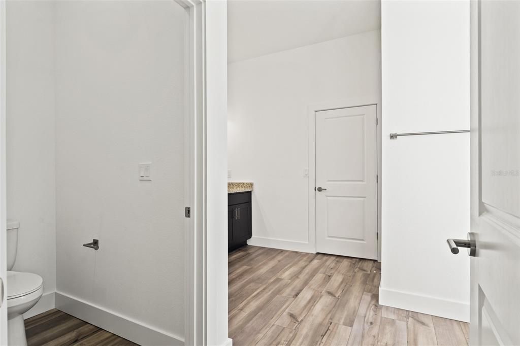 En Venta: $438,000 (4 camas, 2 baños, 2125 Pies cuadrados)