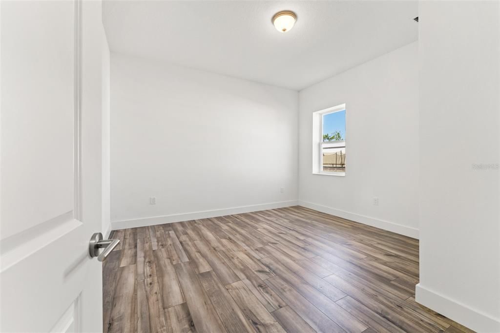 En Venta: $438,000 (4 camas, 2 baños, 2125 Pies cuadrados)