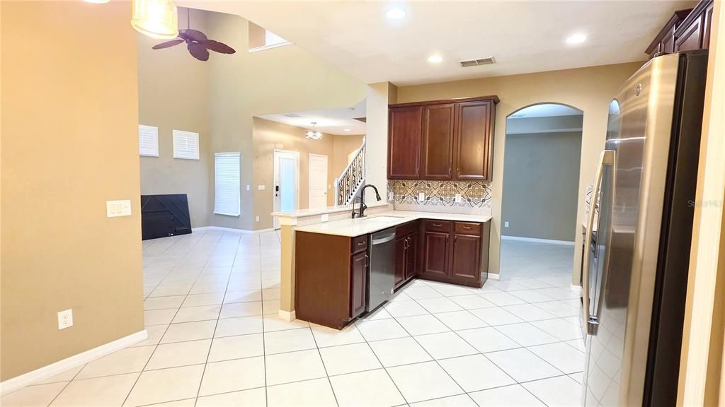 En Venta: $415,000 (3 camas, 3 baños, 2173 Pies cuadrados)