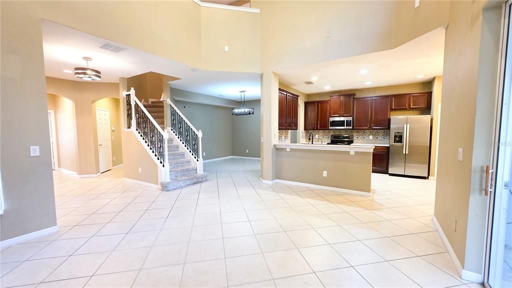 En Venta: $415,000 (3 camas, 3 baños, 2173 Pies cuadrados)