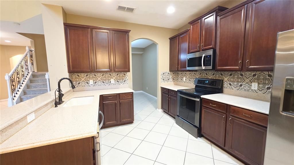 En Venta: $415,000 (3 camas, 3 baños, 2173 Pies cuadrados)