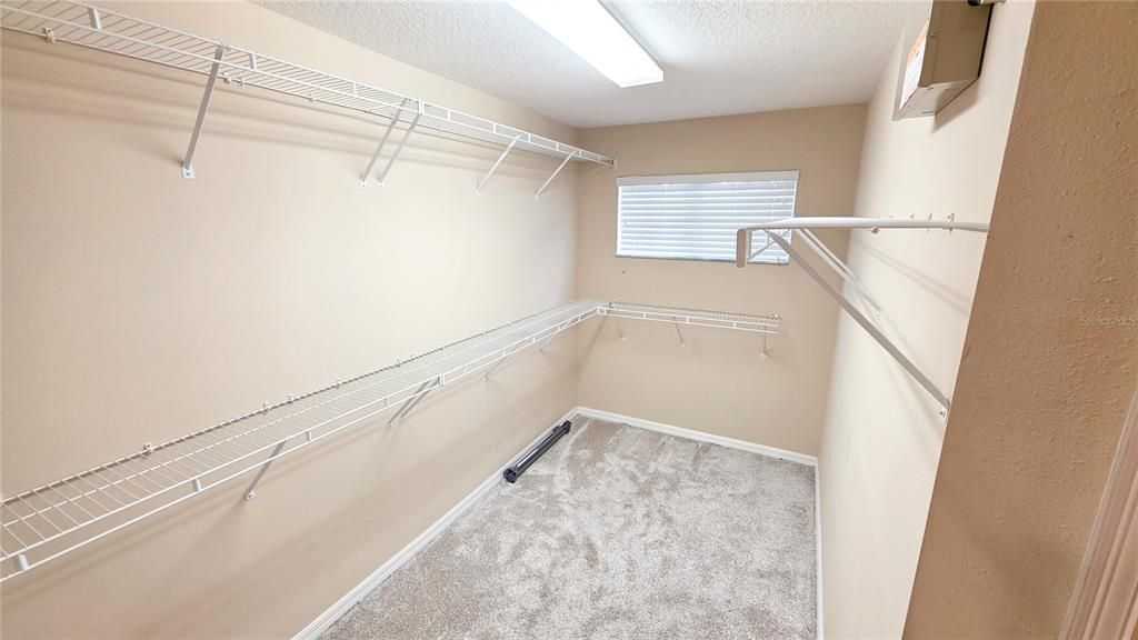 En Venta: $415,000 (3 camas, 3 baños, 2173 Pies cuadrados)