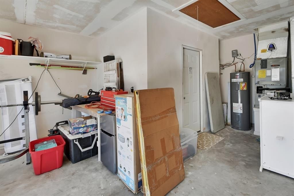 For Sale: $305,000 (3 beds, 2 baths, 1443 Square Feet)