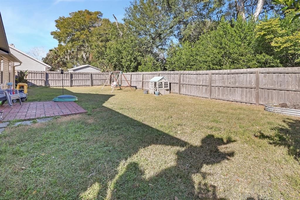 For Sale: $305,000 (3 beds, 2 baths, 1443 Square Feet)