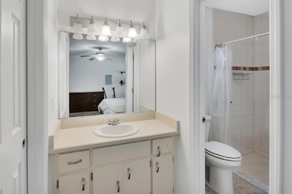 For Sale: $305,000 (3 beds, 2 baths, 1443 Square Feet)