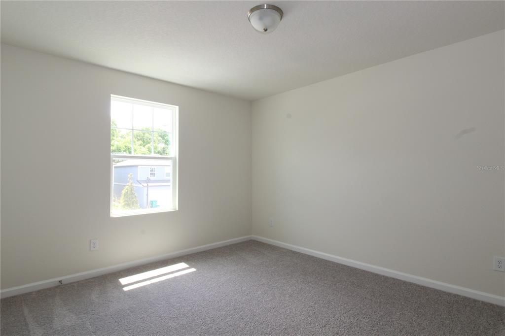 出租: $2,550 (4 贝兹, 3 浴室, 2310 平方英尺)