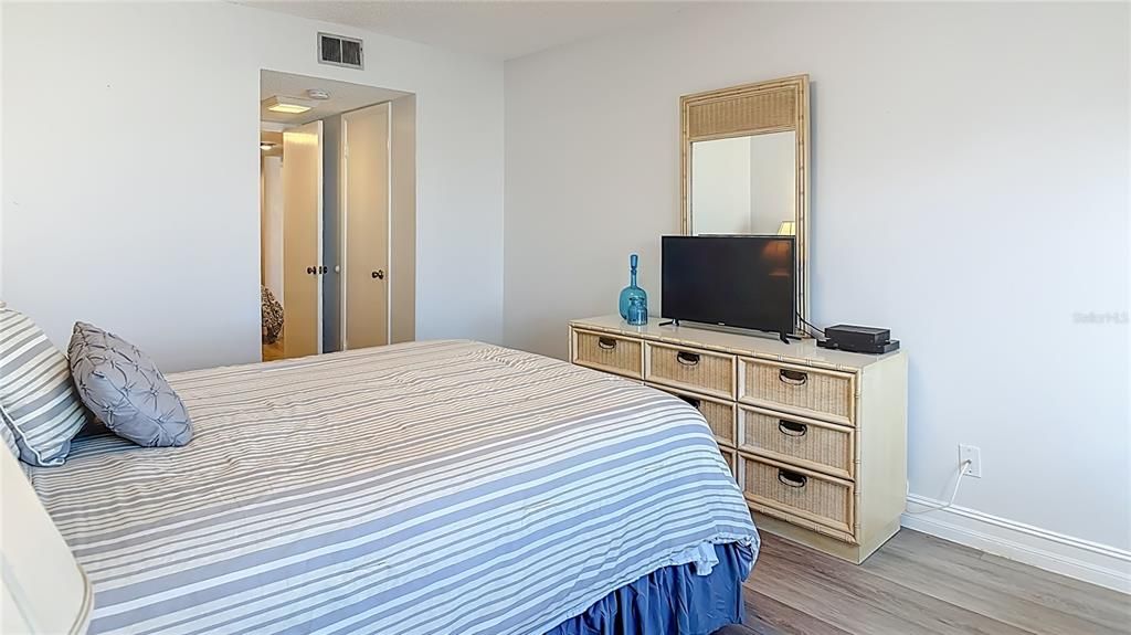 En Venta: $349,000 (1 camas, 1 baños, 701 Pies cuadrados)