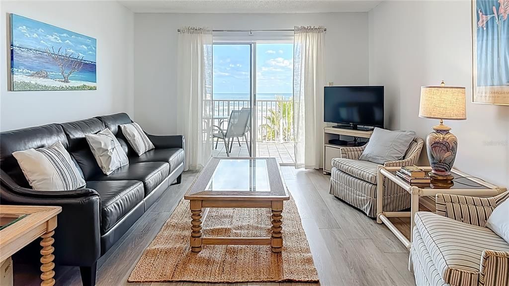 En Venta: $349,000 (1 camas, 1 baños, 701 Pies cuadrados)