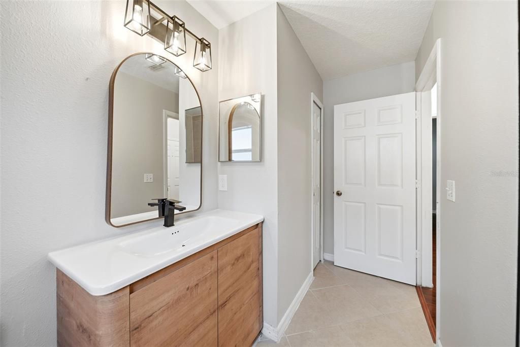 For Sale: $324,900 (3 beds, 2 baths, 1294 Square Feet)