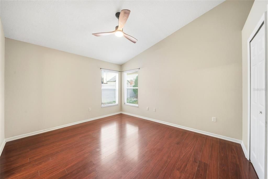 For Sale: $324,900 (3 beds, 2 baths, 1294 Square Feet)