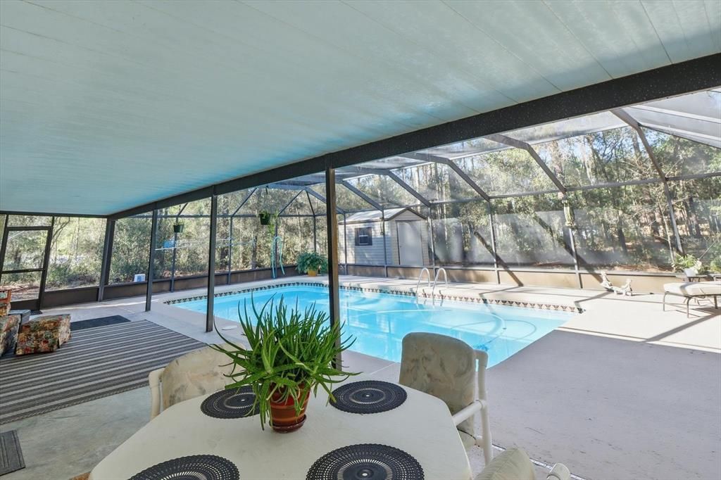 На продажу: $274,900 (3 спален, 2 ванн, 1427 Квадратных фут)