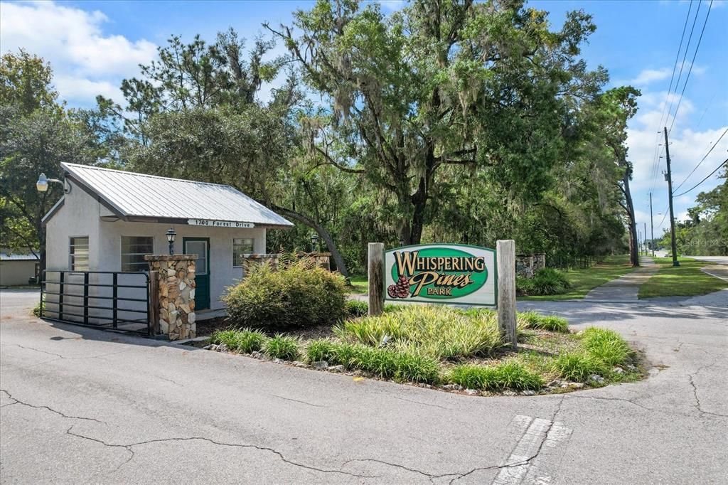 На продажу: $274,900 (3 спален, 2 ванн, 1427 Квадратных фут)