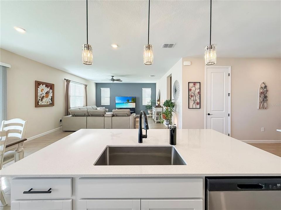 На продажу: $579,900 (5 спален, 3 ванн, 2796 Квадратных фут)