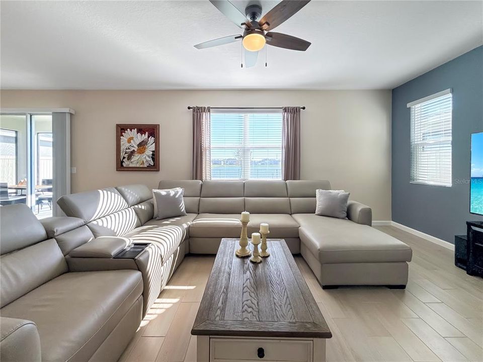 На продажу: $579,900 (5 спален, 3 ванн, 2796 Квадратных фут)