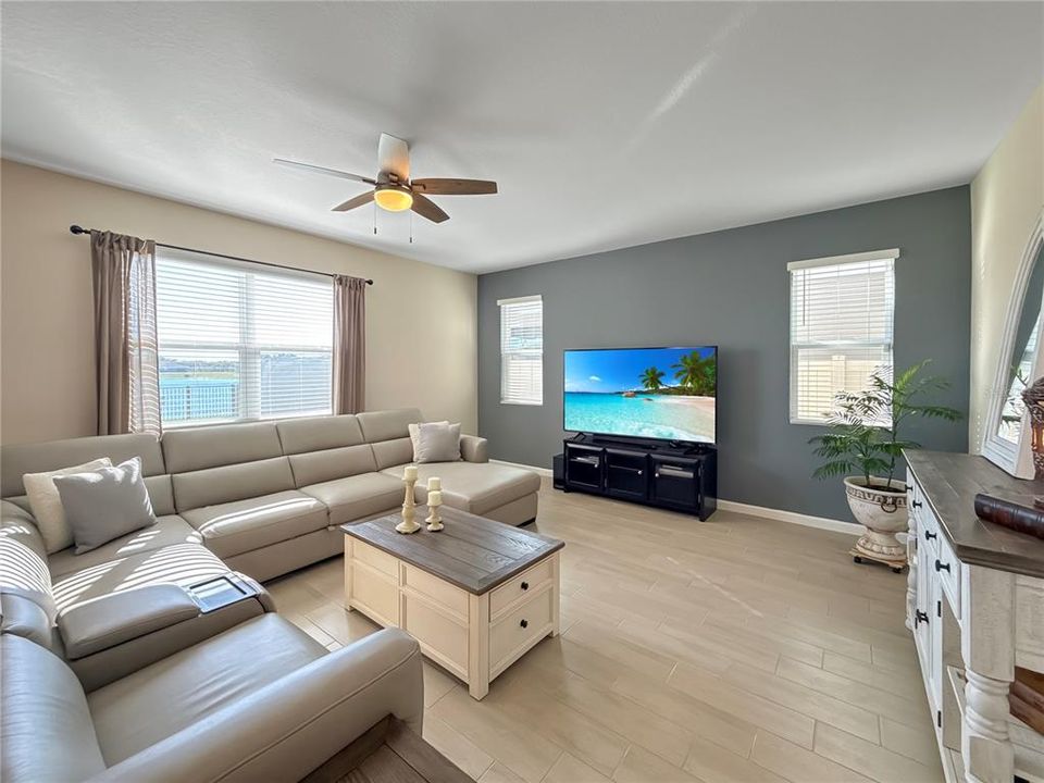 На продажу: $579,900 (5 спален, 3 ванн, 2796 Квадратных фут)