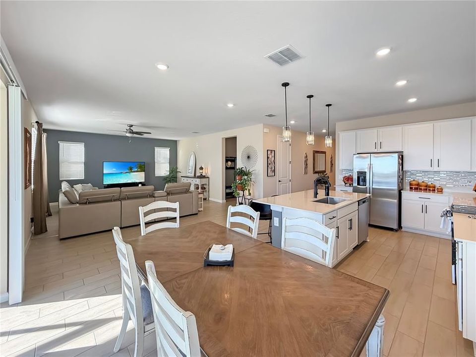 На продажу: $579,900 (5 спален, 3 ванн, 2796 Квадратных фут)